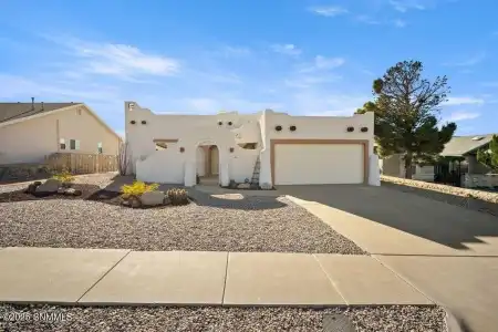 2272 Sunrise Point Road, Las Cruces, New Mexico 88011, 3 Bedrooms Bedrooms, ,2 BathroomsBathrooms,Residential,For Sale,Sunrise Point,2602669