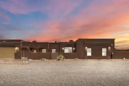2355 Rincon De Amigos, Las Cruces, New Mexico 88012, 3 Bedrooms Bedrooms, ,2 BathroomsBathrooms,Residential,For Sale,Rincon De Amigos,2602670