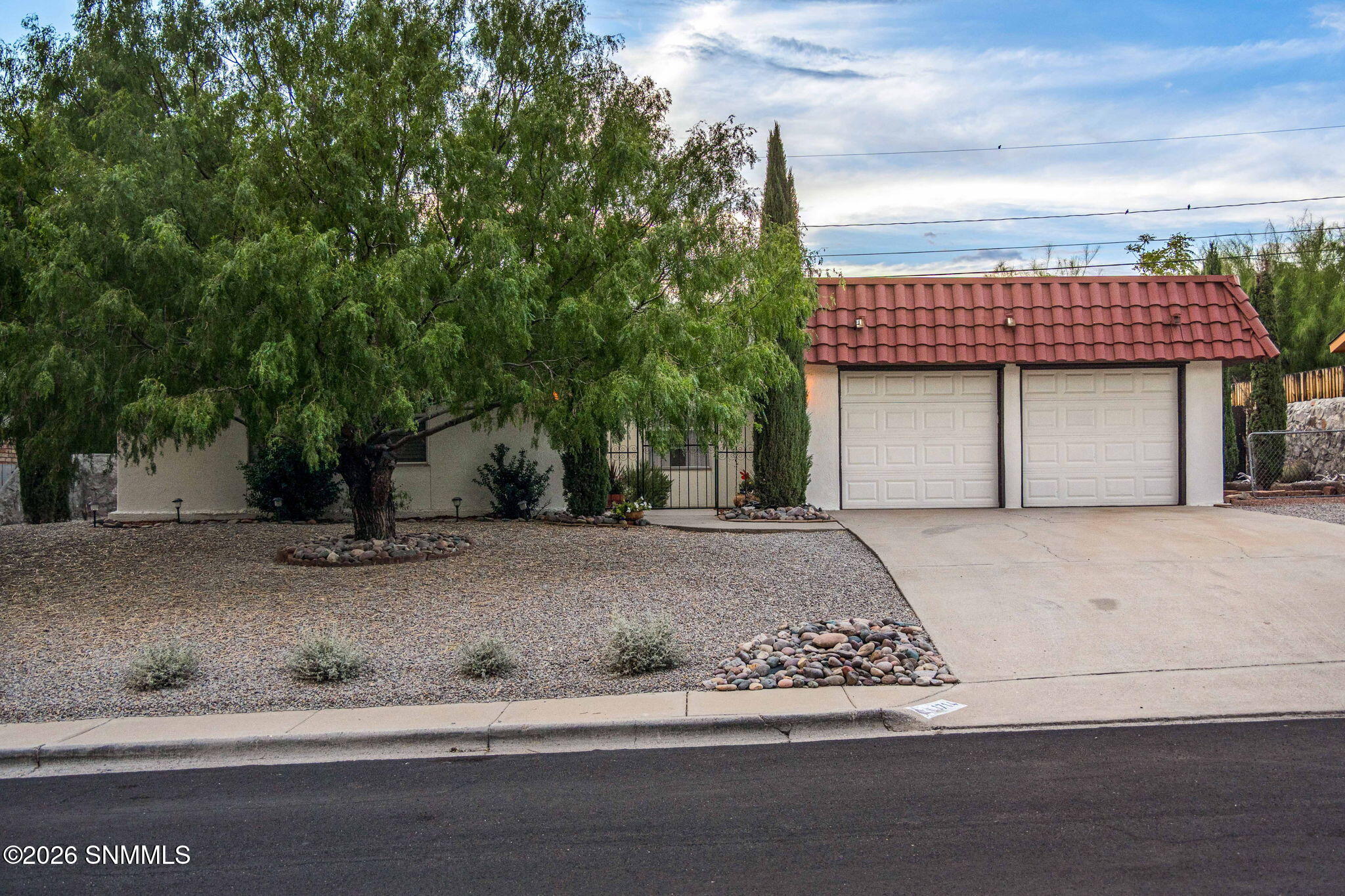 1-web-or-mls-Snappin Homes (Royal1714)-1