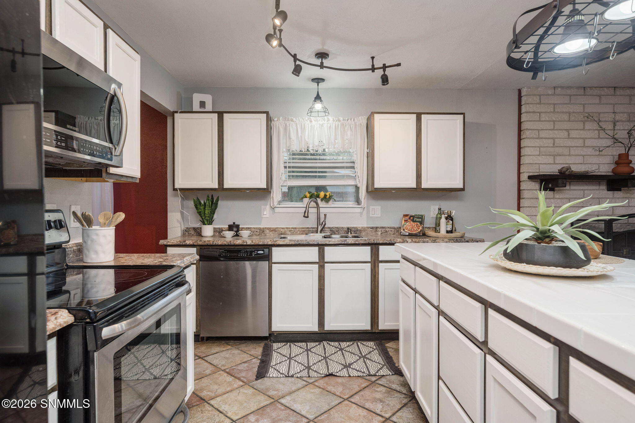 15-web-or-mls-Snappin Homes (Royal1714)-