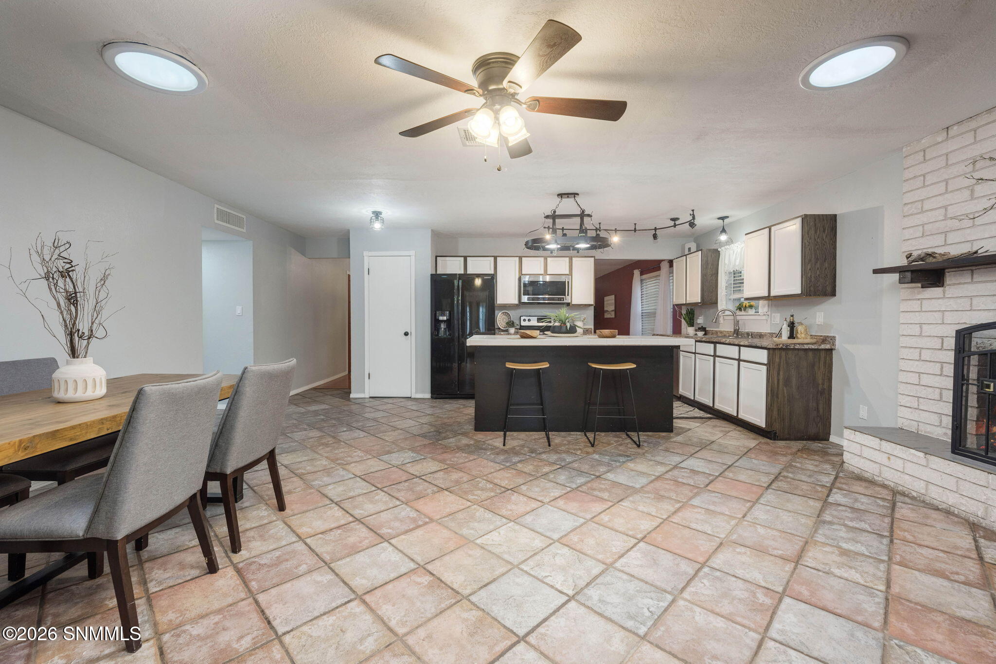 20-web-or-mls-Snappin Homes (Royal1714)-