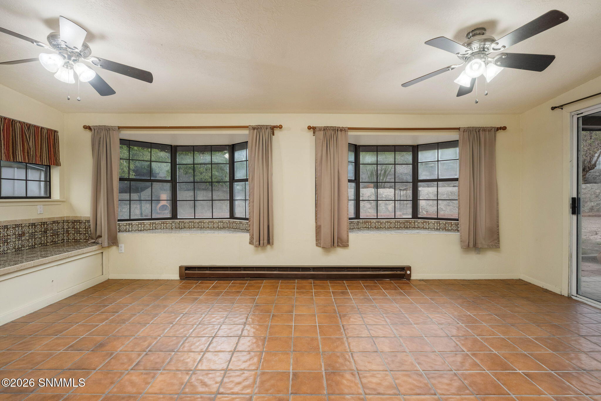 36-web-or-mls-Snappin Homes (Royal1714)-
