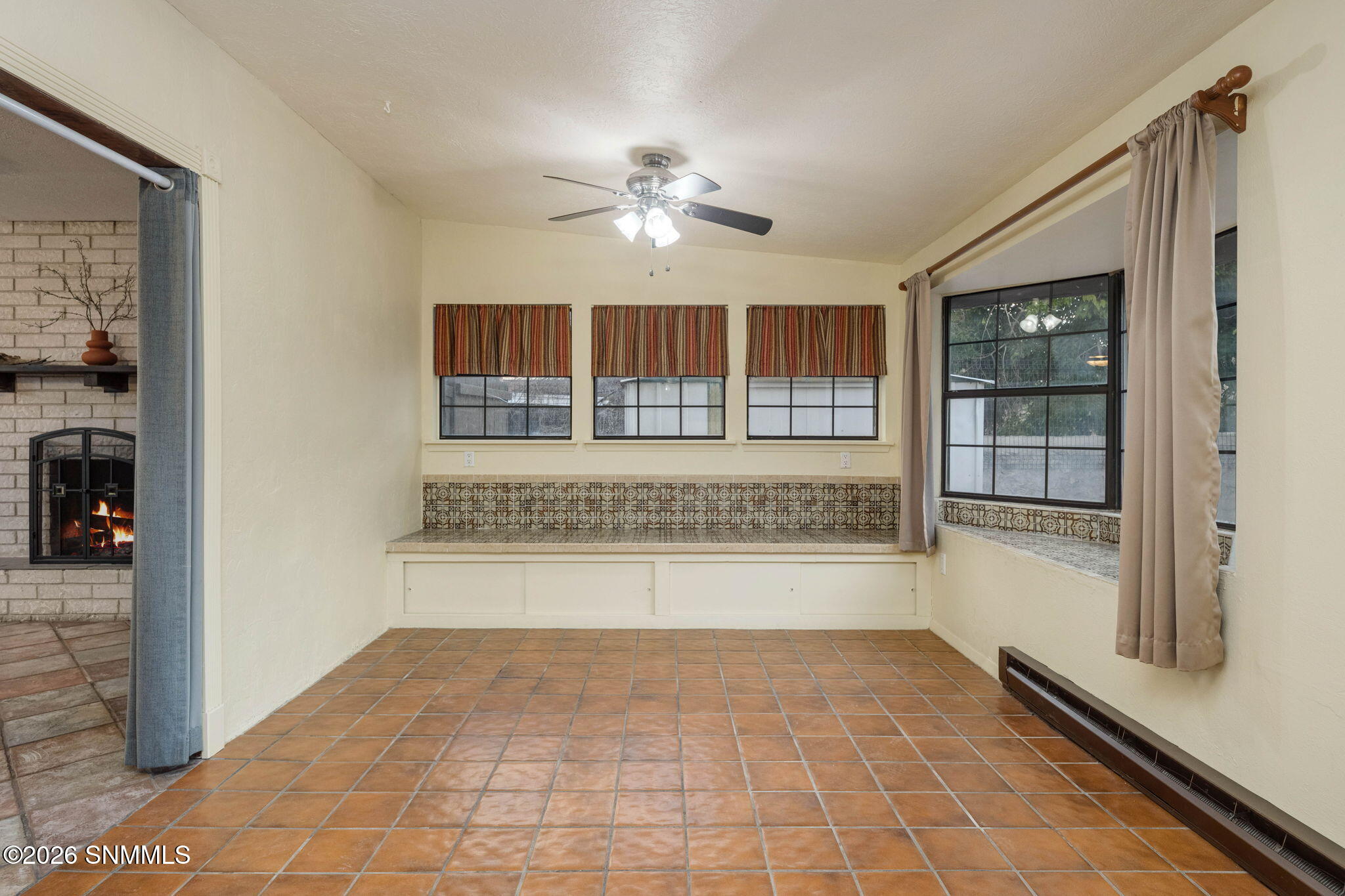 37-web-or-mls-Snappin Homes (Royal1714)-