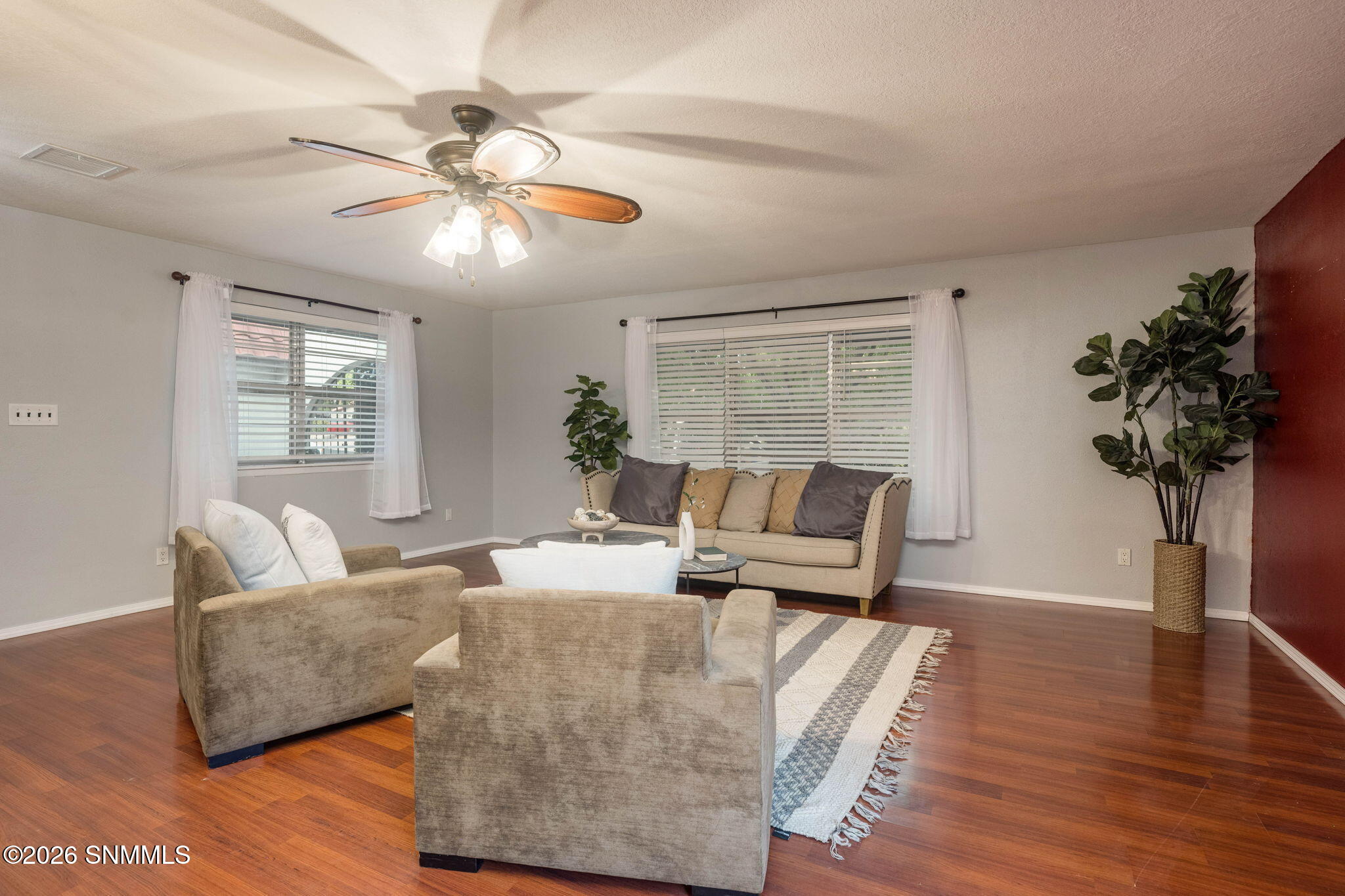 8-web-or-mls-Snappin Homes (Royal1714)-8