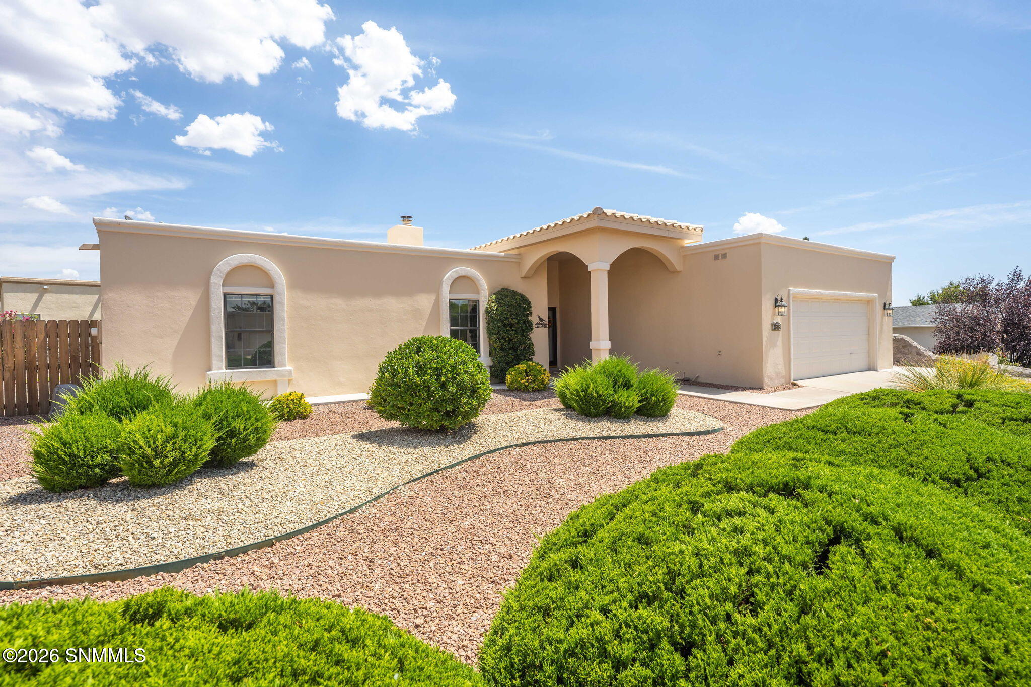 2-web-or-mls-Snappin Homes (Cheyenne2626