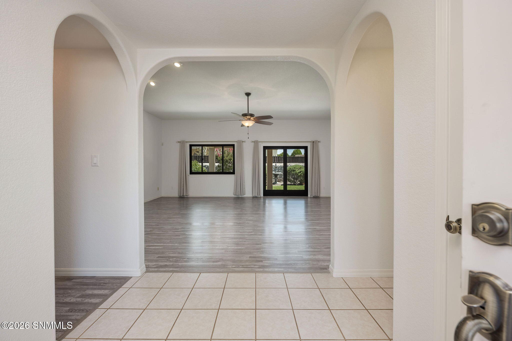 5-web-or-mls-Snappin Homes (Cheyenne2626