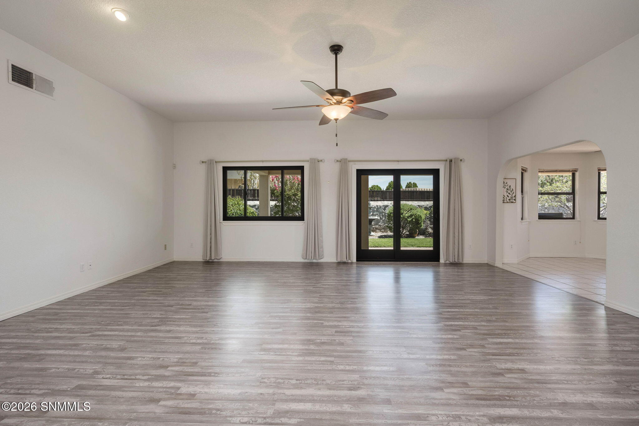7-web-or-mls-Snappin Homes (Cheyenne2626