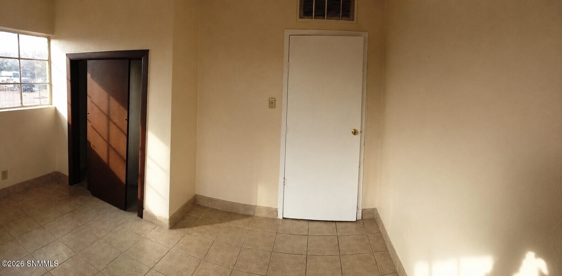 04_Interior_Room