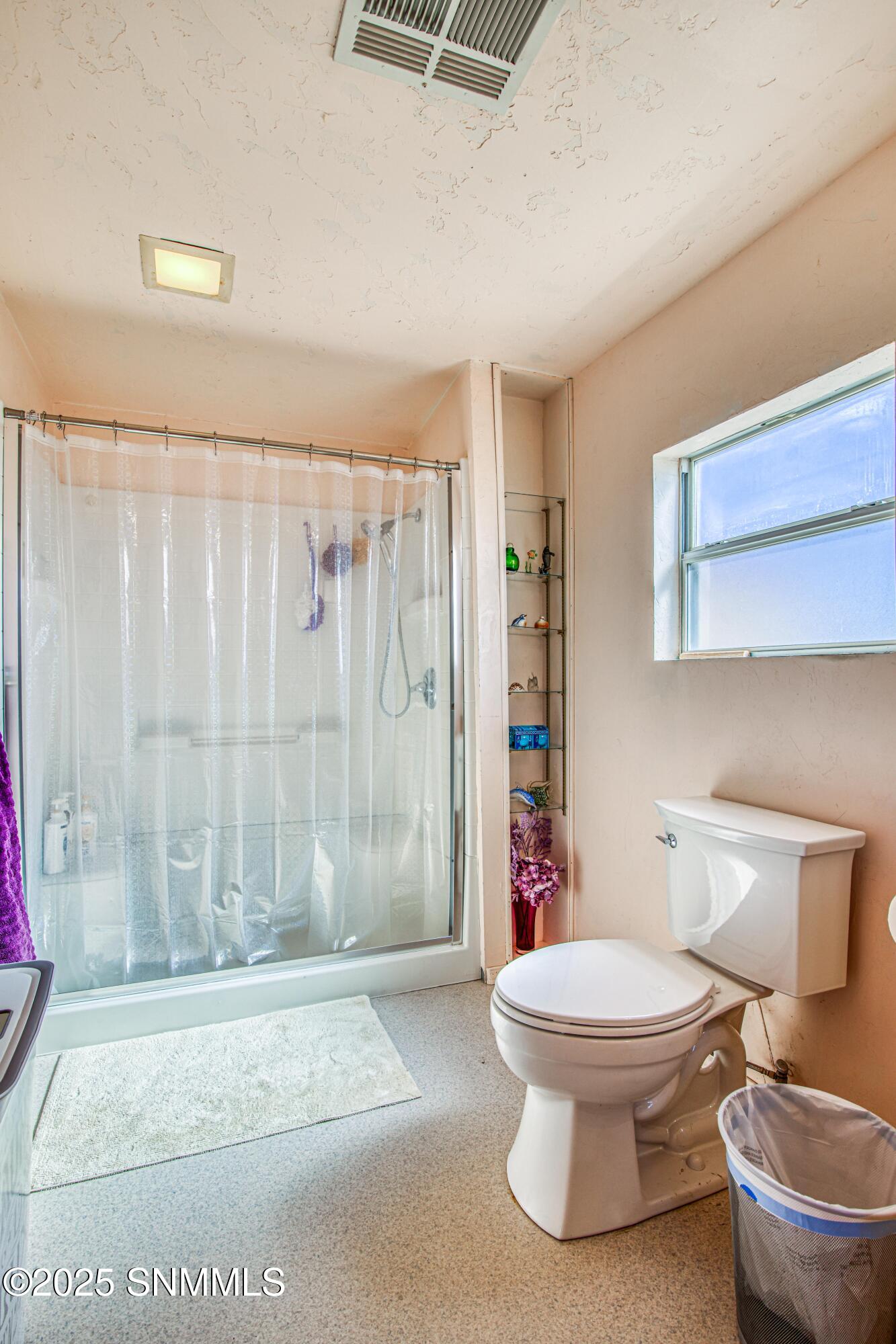 Main Bathroom2