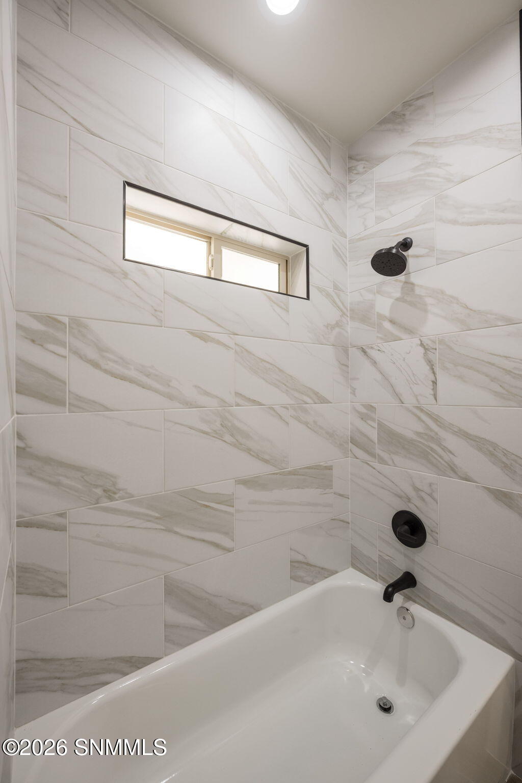Hall Tub/Shower