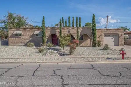 1203 Edgewood Avenue, Las Cruces, New Mexico 88005, 3 Bedrooms Bedrooms, ,2 BathroomsBathrooms,Residential,For Sale,Edgewood,2602710