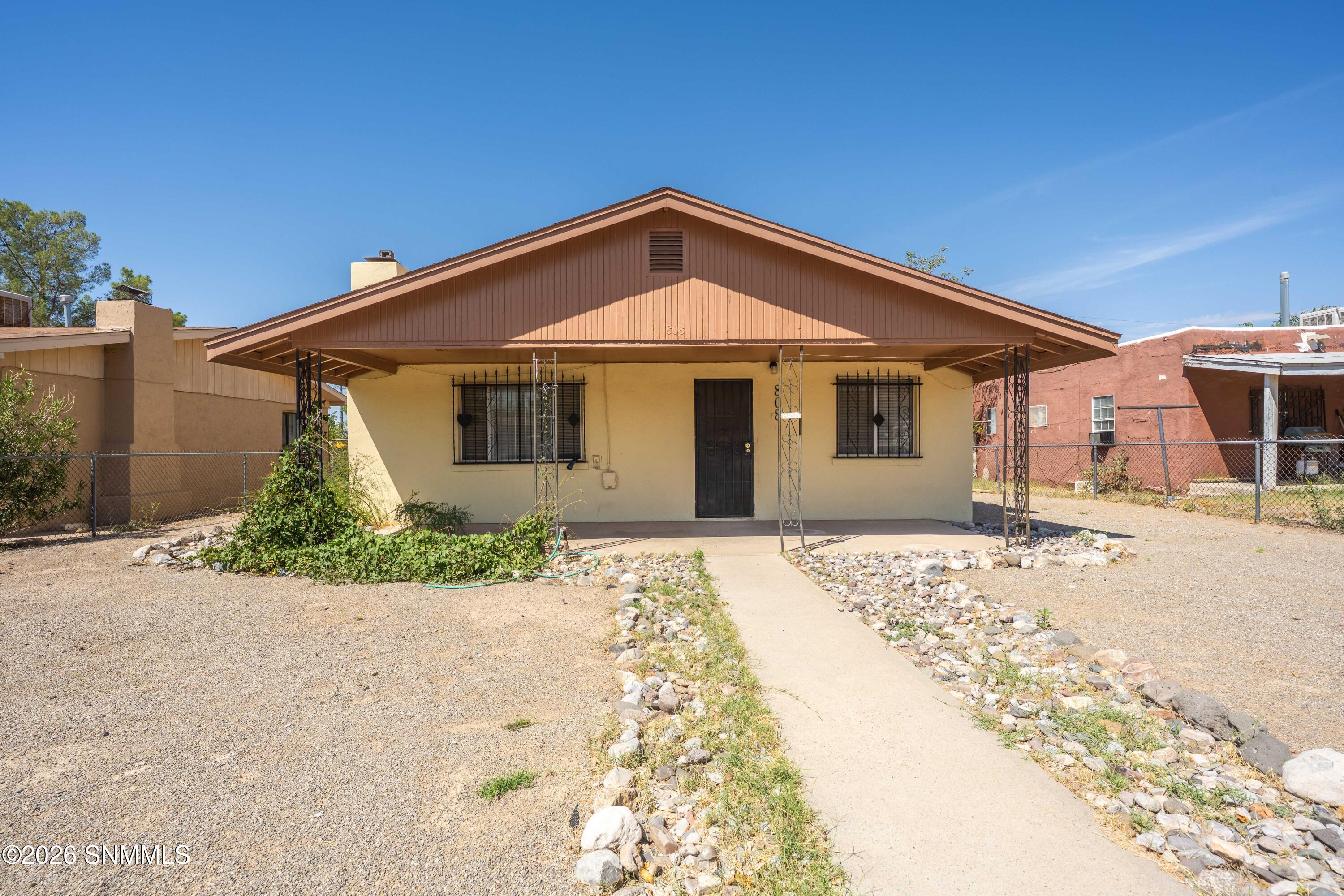 3_Patty Olson_808 Alamo_Las Cruces