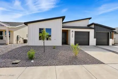 5600 Primorosa Place, Las Cruces, New Mexico 88012, 3 Bedrooms Bedrooms, ,2.5 BathroomsBathrooms,Residential,For Sale,Primorosa,2602725