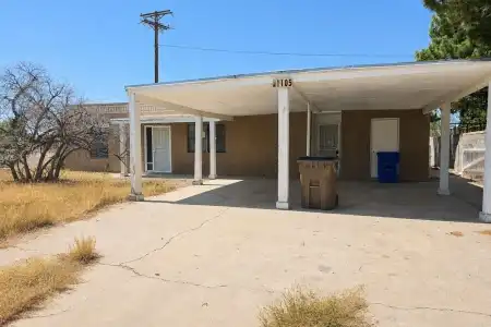1105 Mesilla Street, Las Cruces, New Mexico 88005, 3 Bedrooms Bedrooms, ,2 BathroomsBathrooms,Residential,For Sale,Mesilla,2602727
