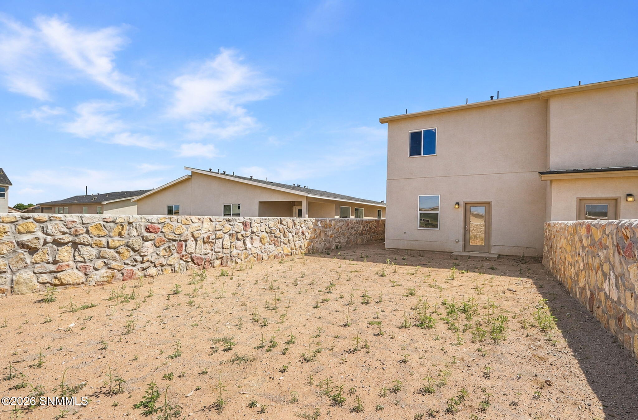 6-web-or-mls-Exterior6