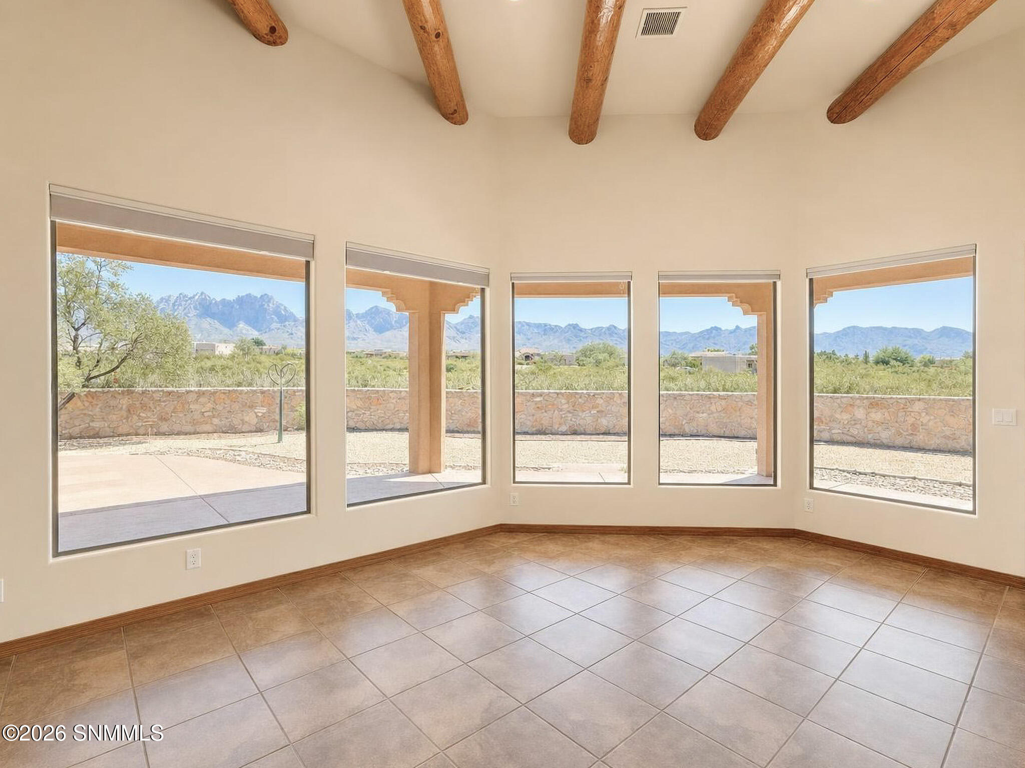PATINO REAL ESTATE - 09 - Living Room 1