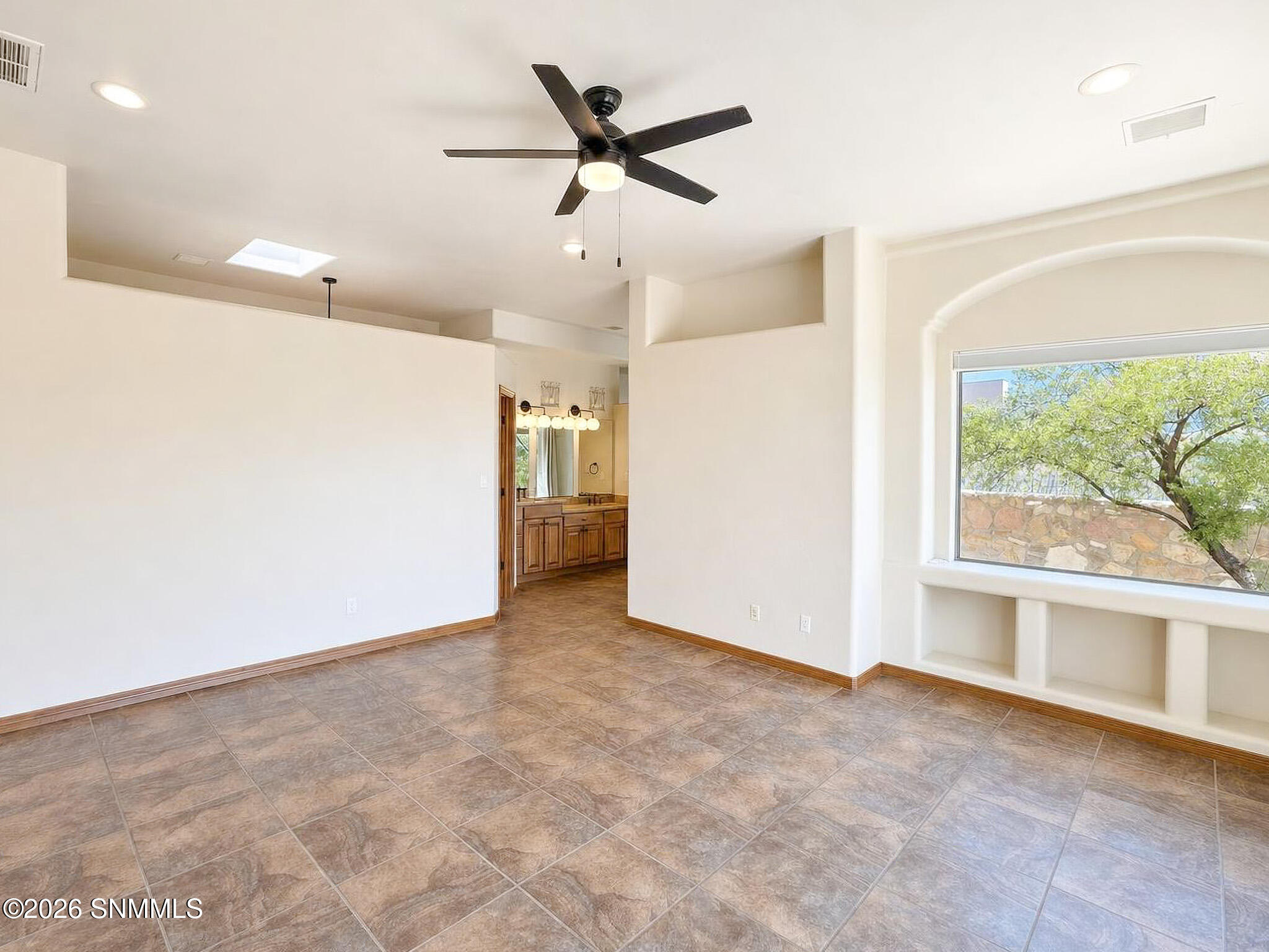 PATINO REAL ESTATE - 21 - Primary Bedroo