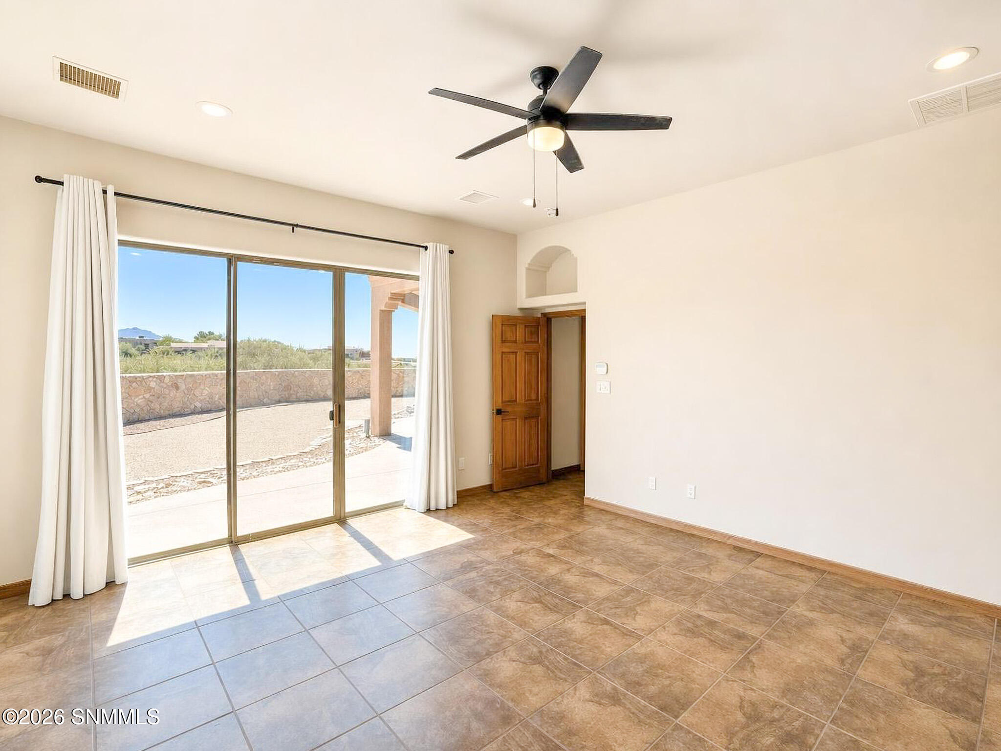 PATINO REAL ESTATE - 23 - Primary Bedroo