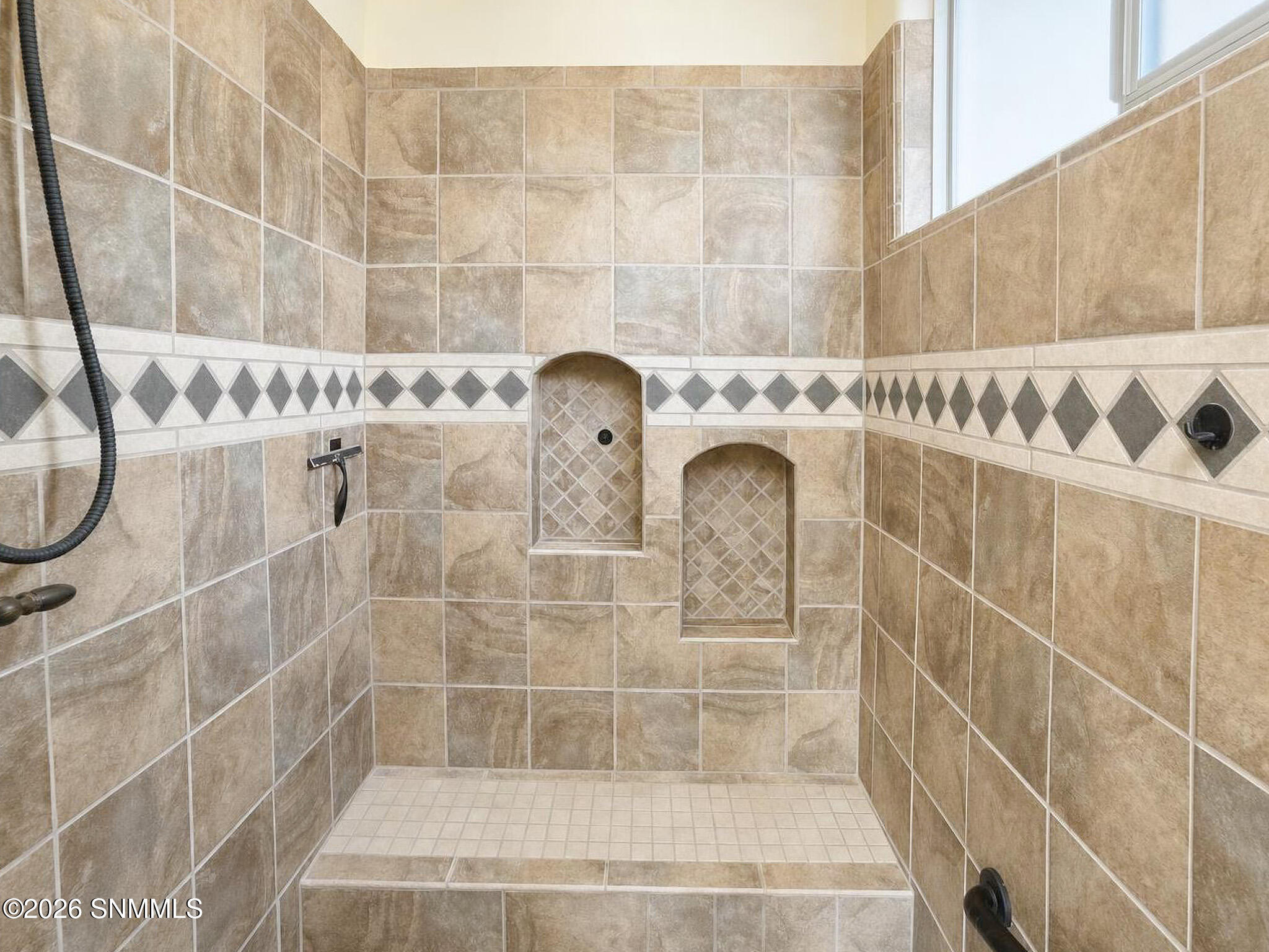PATINO REAL ESTATE - 29 - Primary Bathro