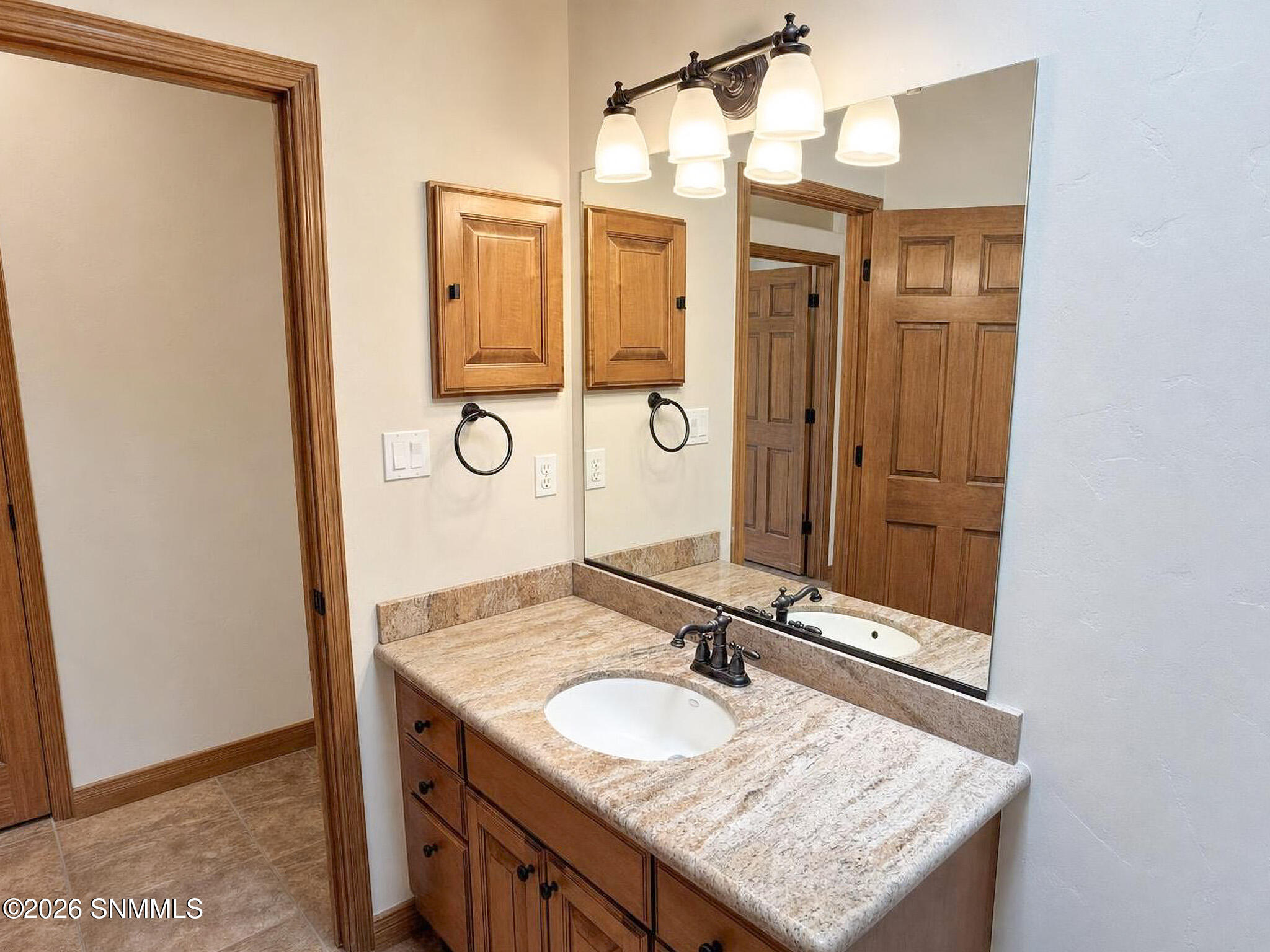 PATINO REAL ESTATE - 49 - Half Bath 2