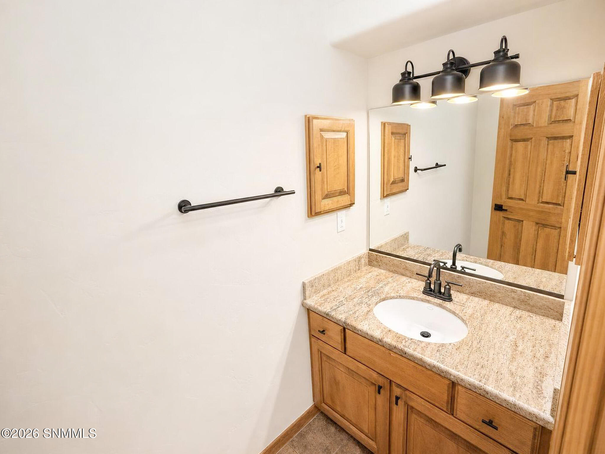 PATINO REAL ESTATE - 48 - Half Bath 1