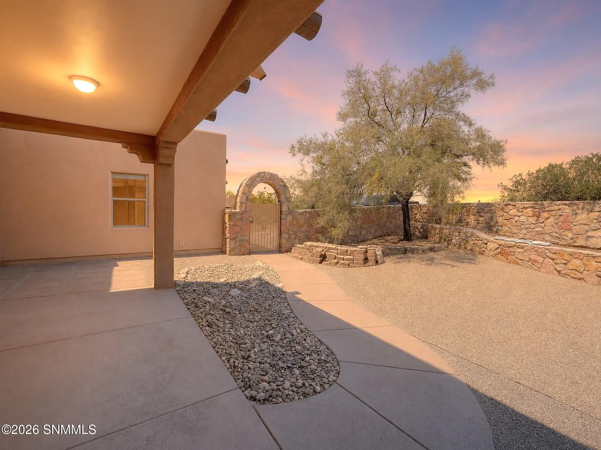 PATINO REAL ESTATE - 05 - Courtyard 1