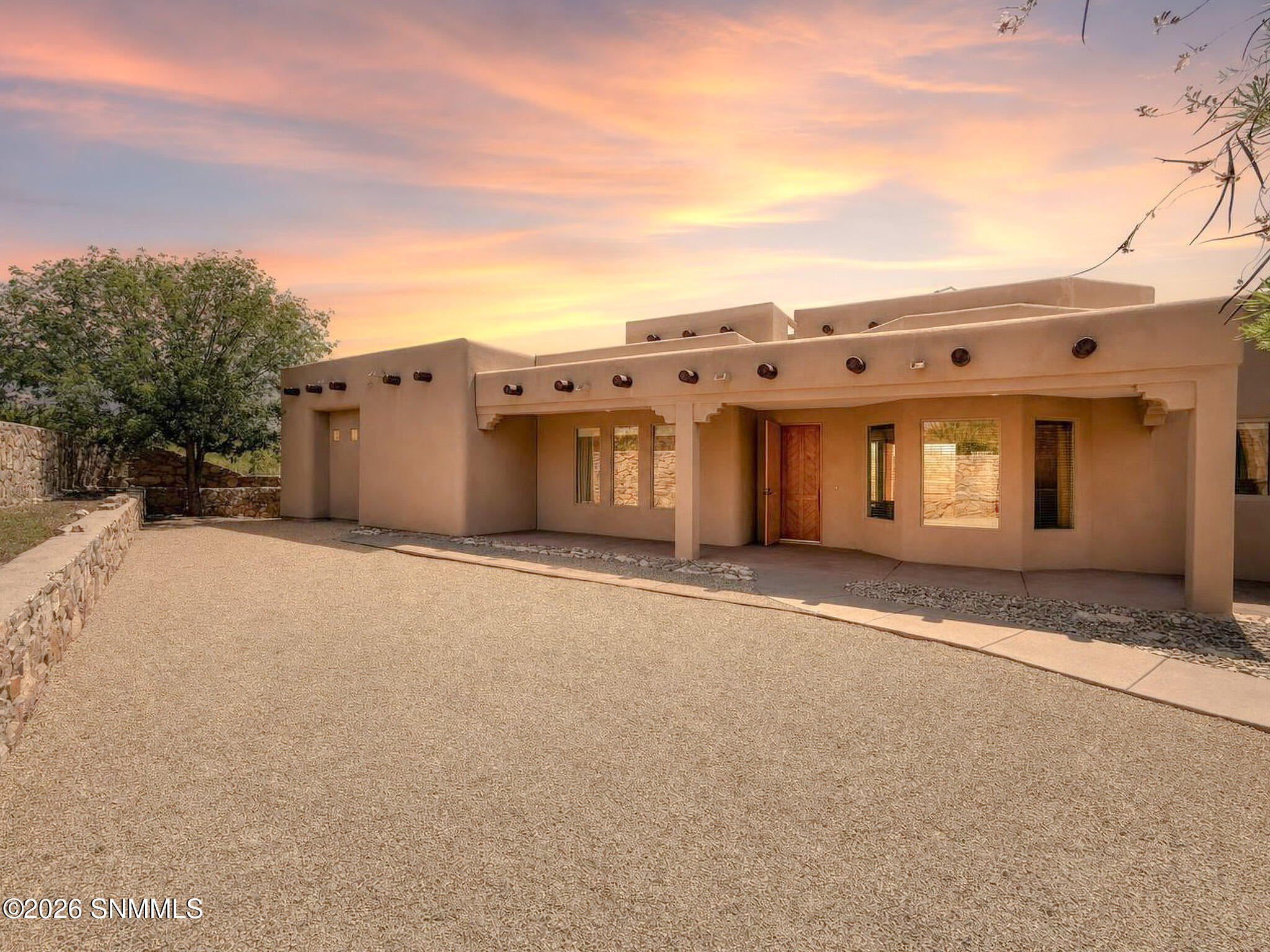 PATINO REAL ESTATE - 06 - Courtyard 2