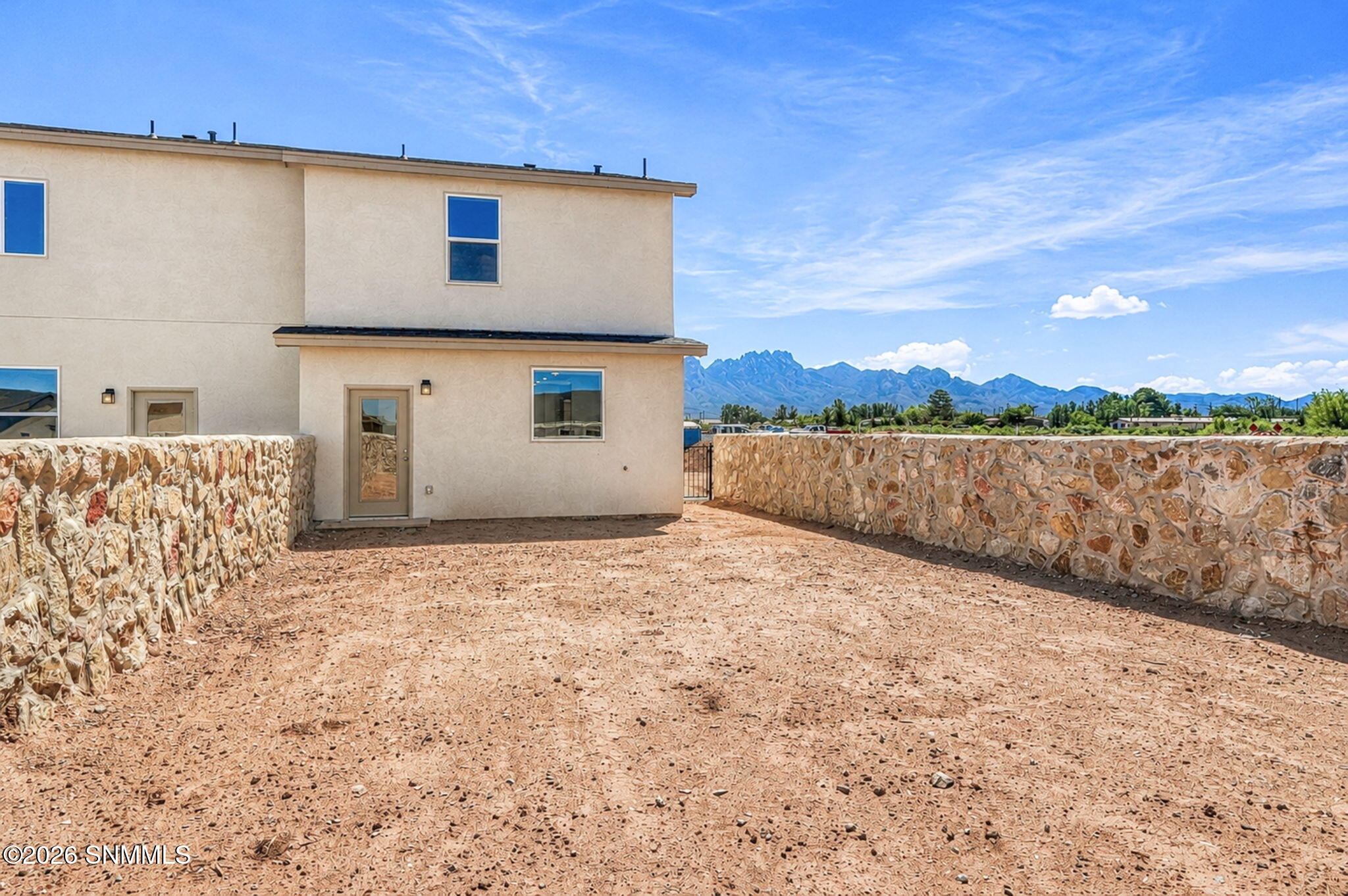 5-web-or-mls-EXTERIOR5