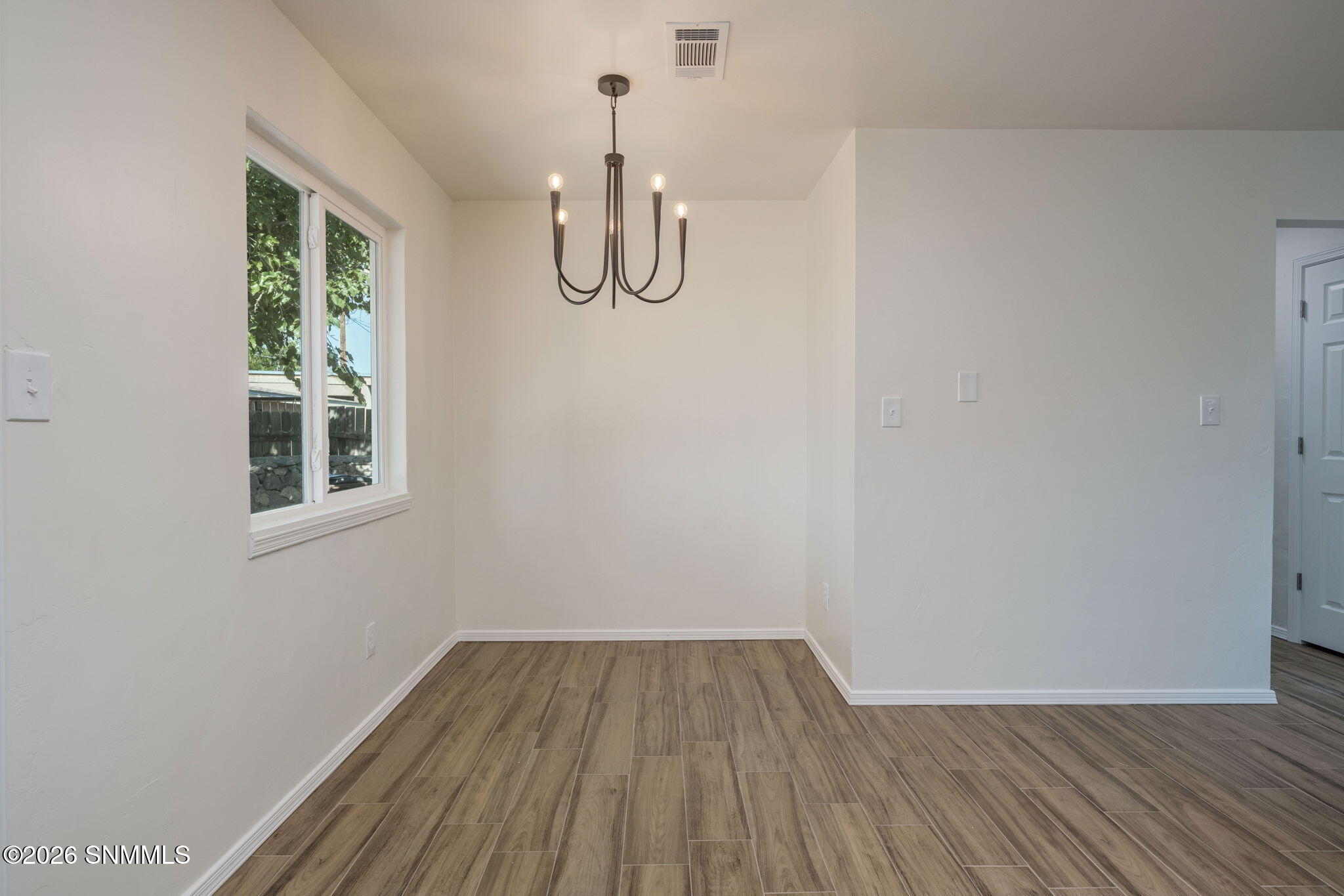 12-web-or-mls-Snappin Homes (Eucalyptus1