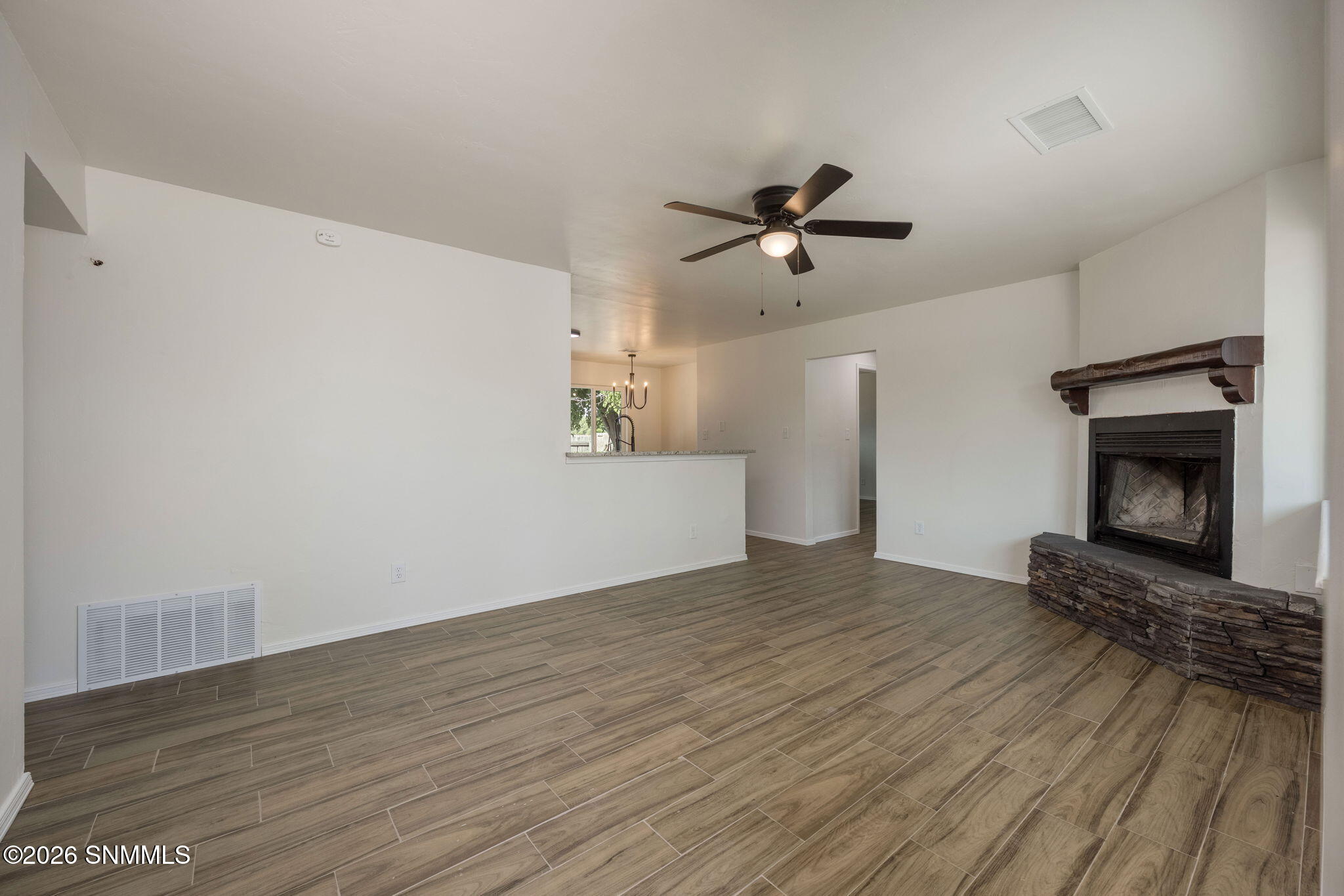 3-web-or-mls-Snappin Homes (Eucalyptus13
