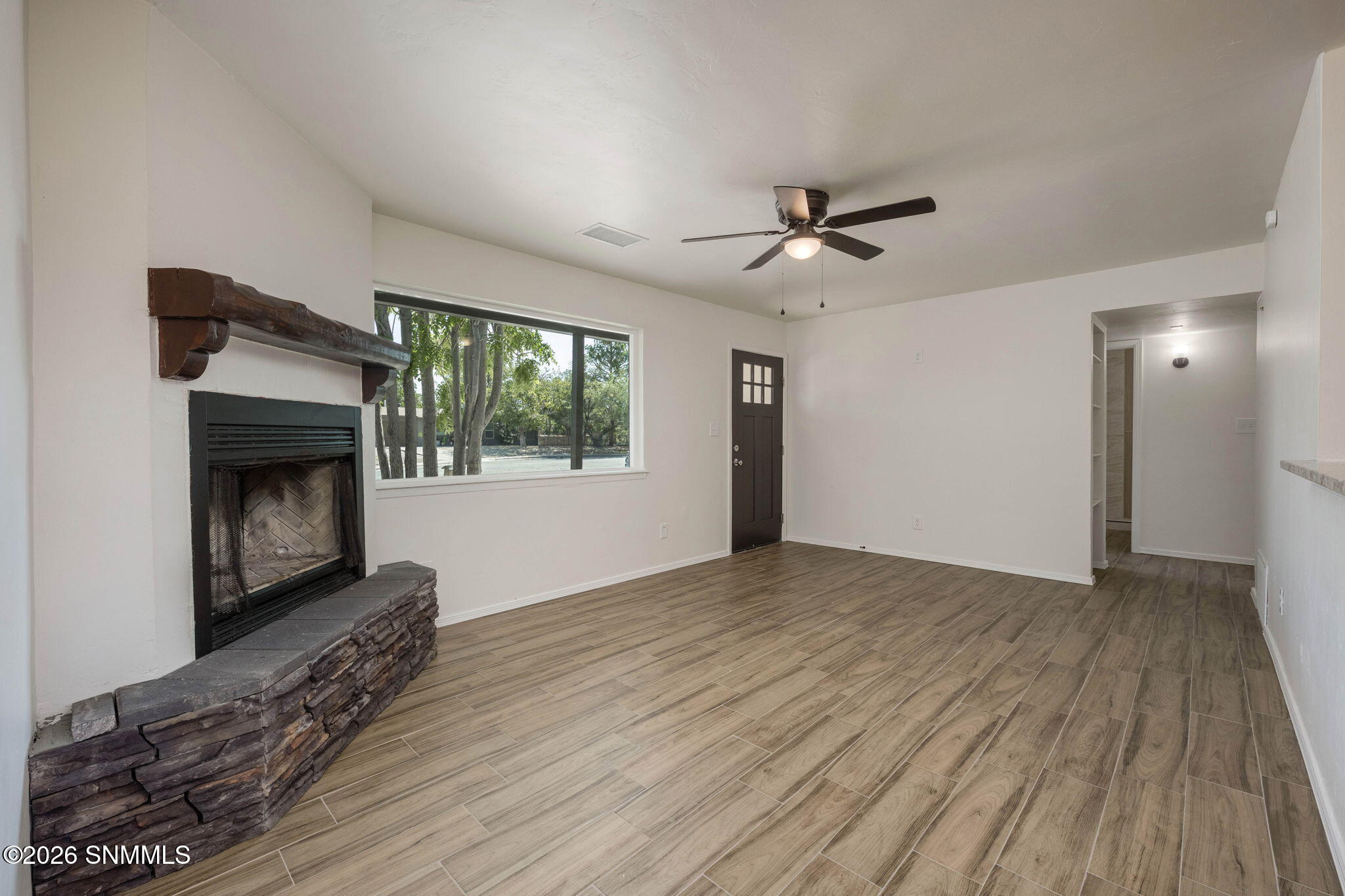 7-web-or-mls-Snappin Homes (Eucalyptus13