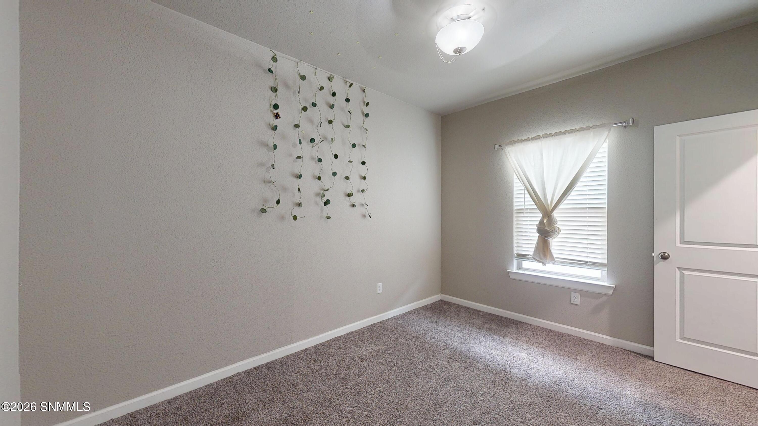 1092-Nickel-Hill-Ave-05052026_071515