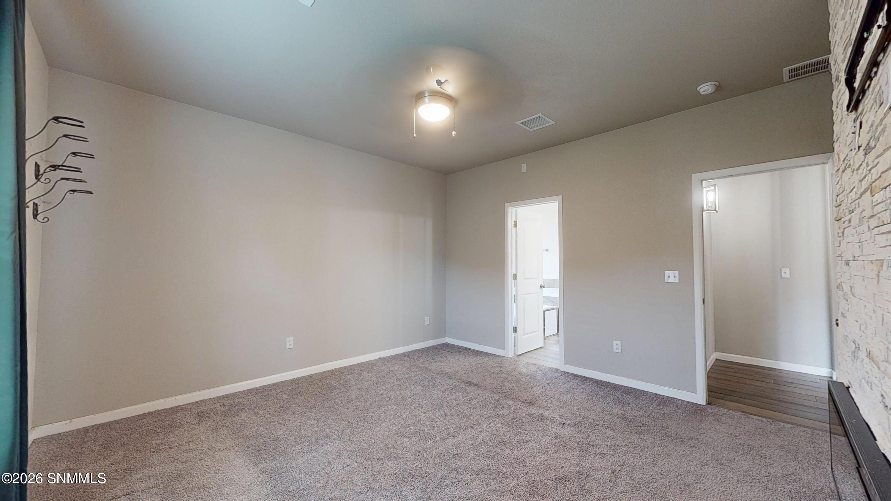 1092-Nickel-Hill-Ave-05052026_071837