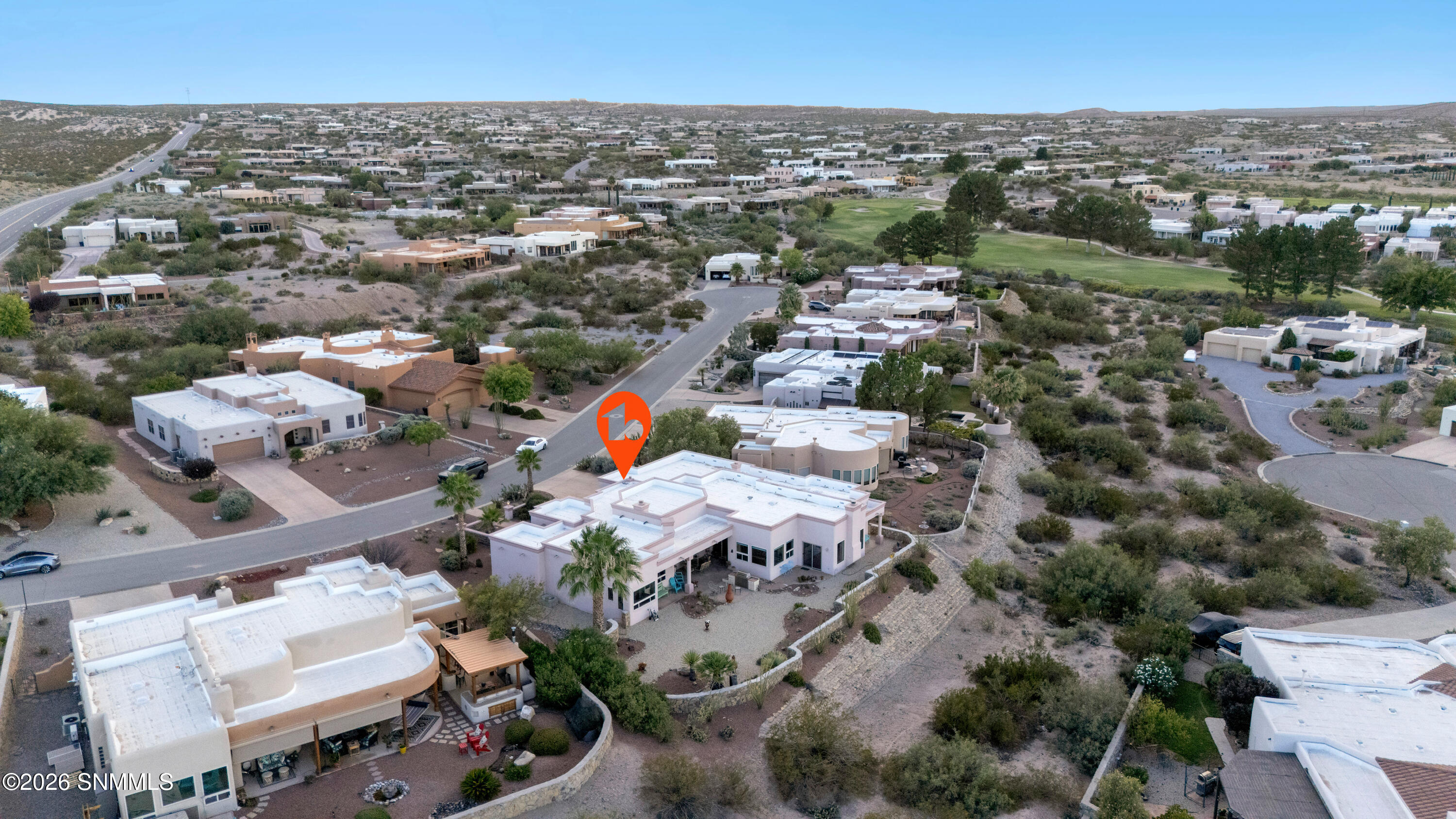 4 (8)