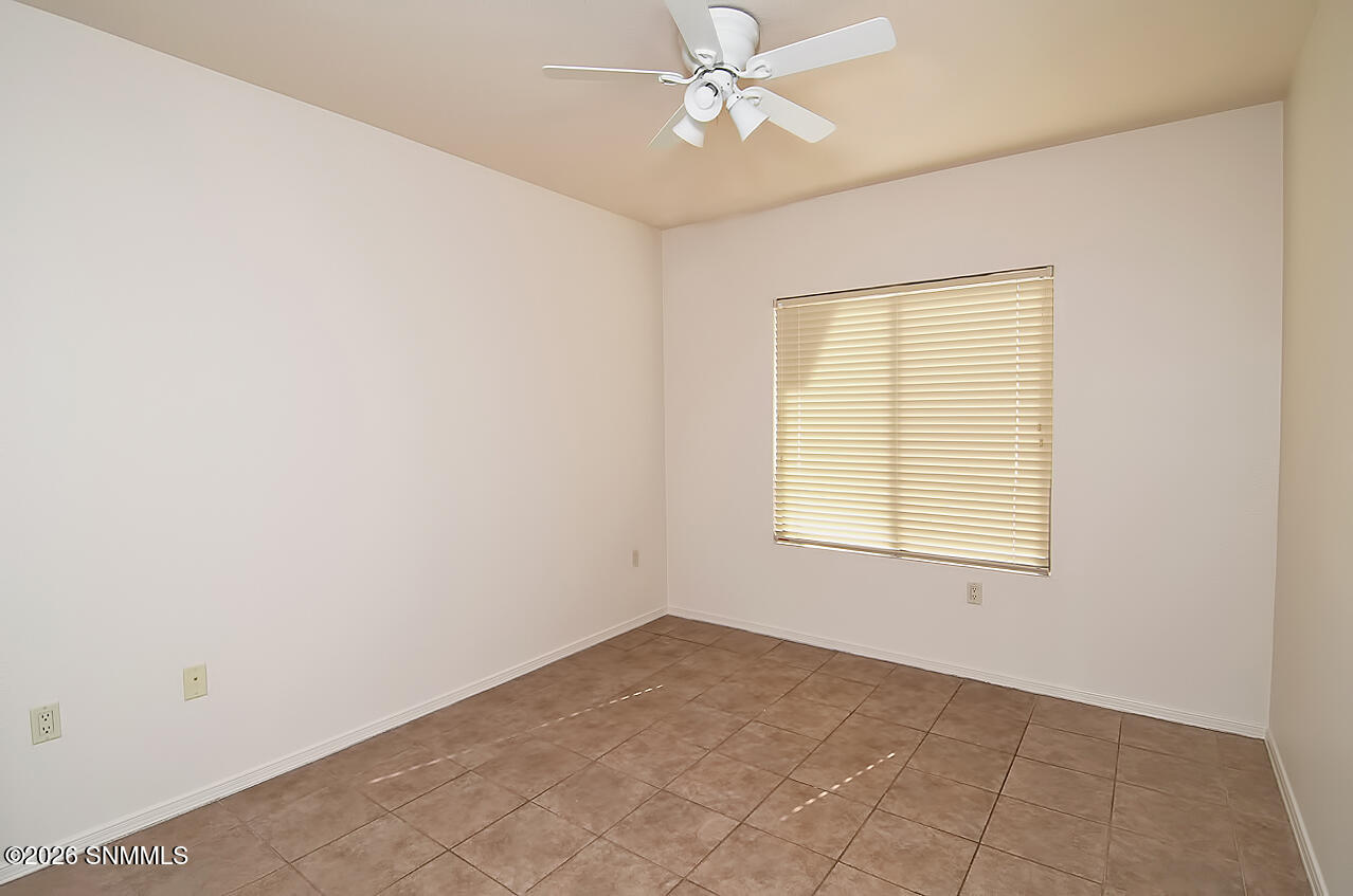 Front Bedroomm