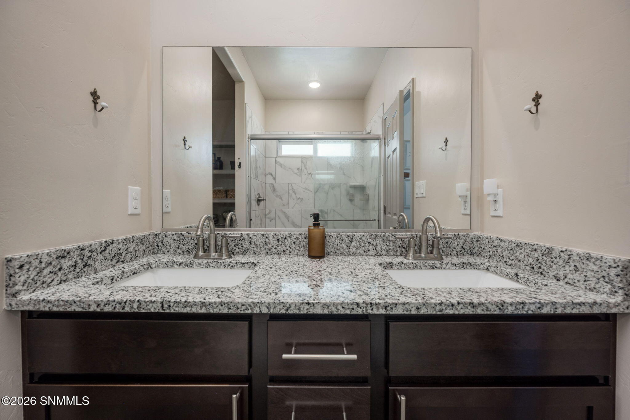 21-web-or-mls-Snappin Homes (Montgomery6