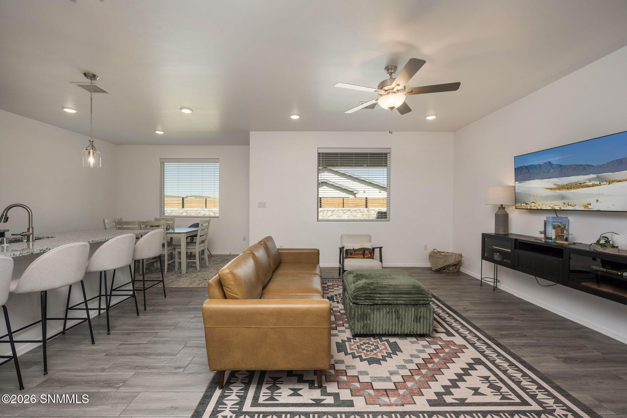 6-web-or-mls-Snappin Homes (Montgomery61