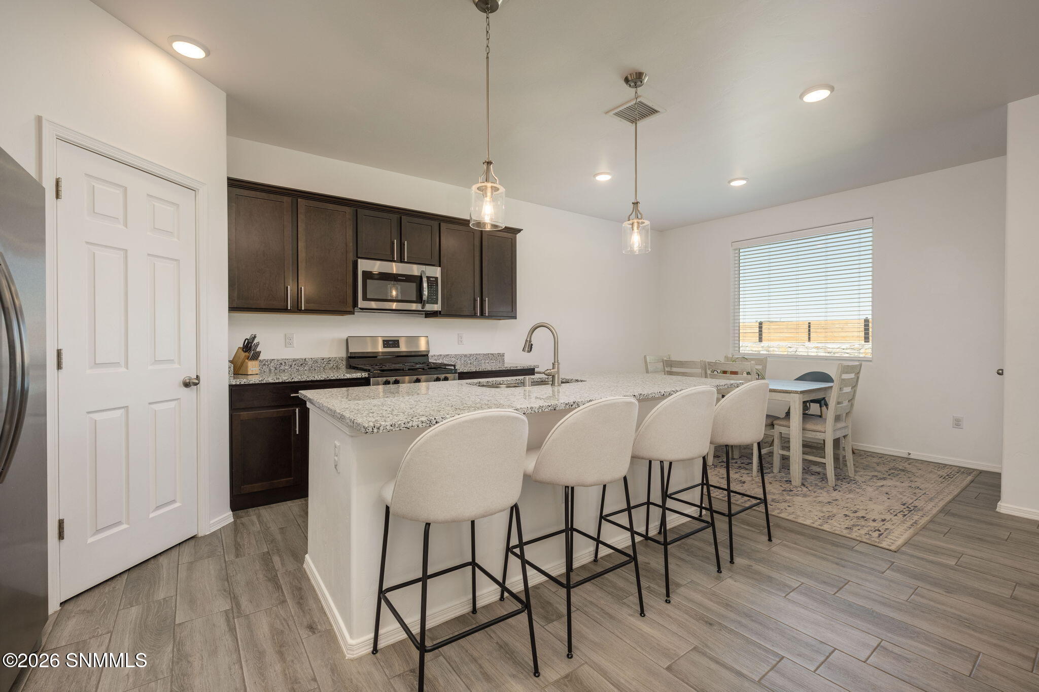 10-web-or-mls-Snappin Homes (Montgomery6
