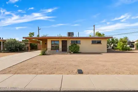 815 Montana Avenue, Las Cruces, New Mexico 88001, 3 Bedrooms Bedrooms, ,1 BathroomBathrooms,Residential,For Sale,Montana,2602817