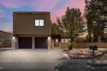 2357 Aguirre Court, Las Cruces, New Mexico 88011, 3 Bedrooms Bedrooms, ,2.5 BathroomsBathrooms,Residential,For Sale,Aguirre,2602823