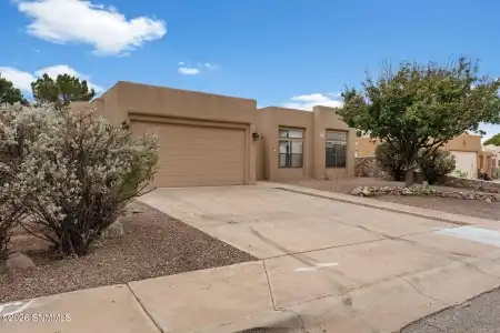 1175 Warm Springs Lane, Las Cruces, New Mexico 88011, 3 Bedrooms Bedrooms, ,2 BathroomsBathrooms,Residential,For Sale,Warm Springs,2602829