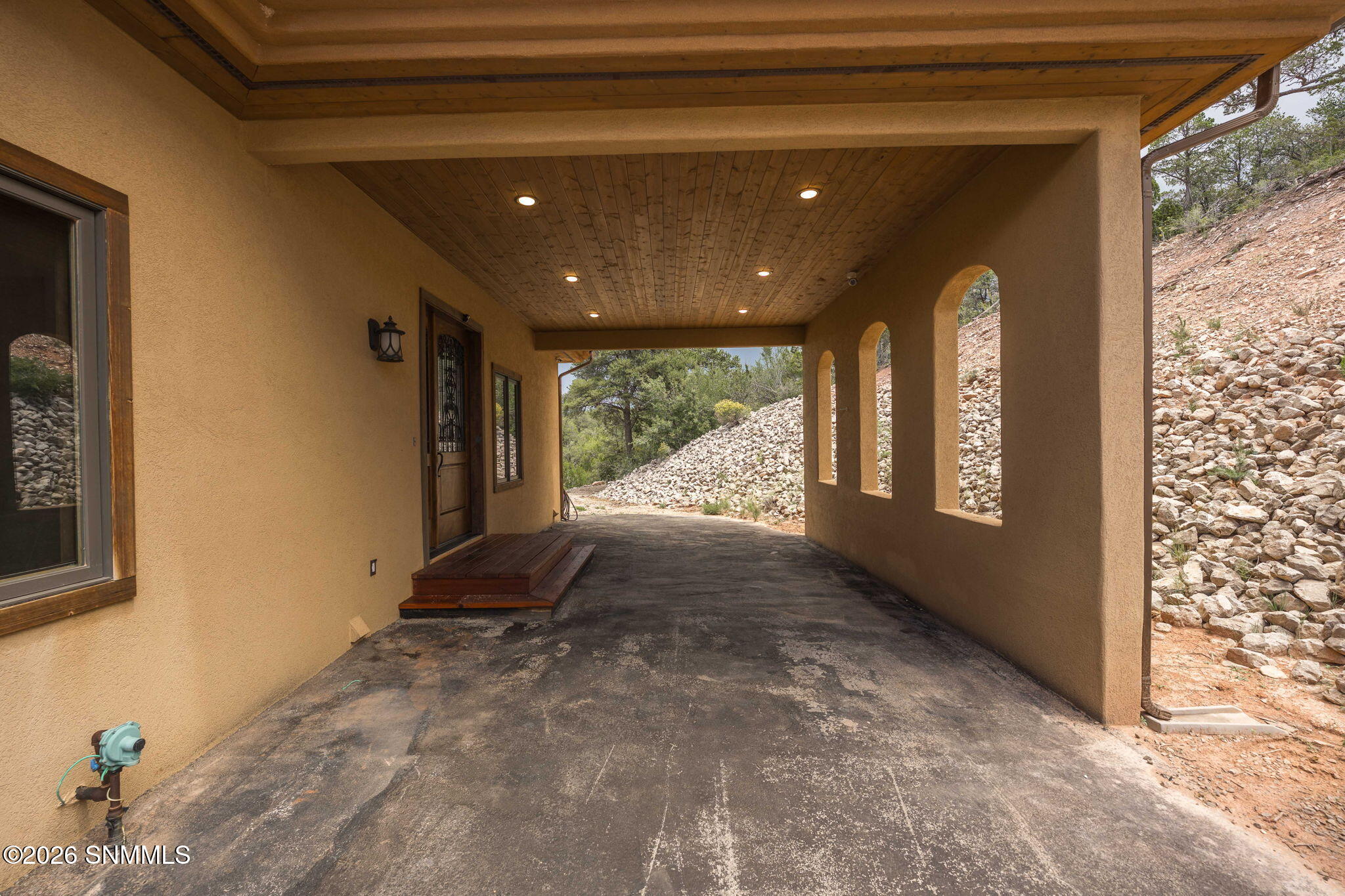 3-web-or-mls-Snappin Homes (Westside157)