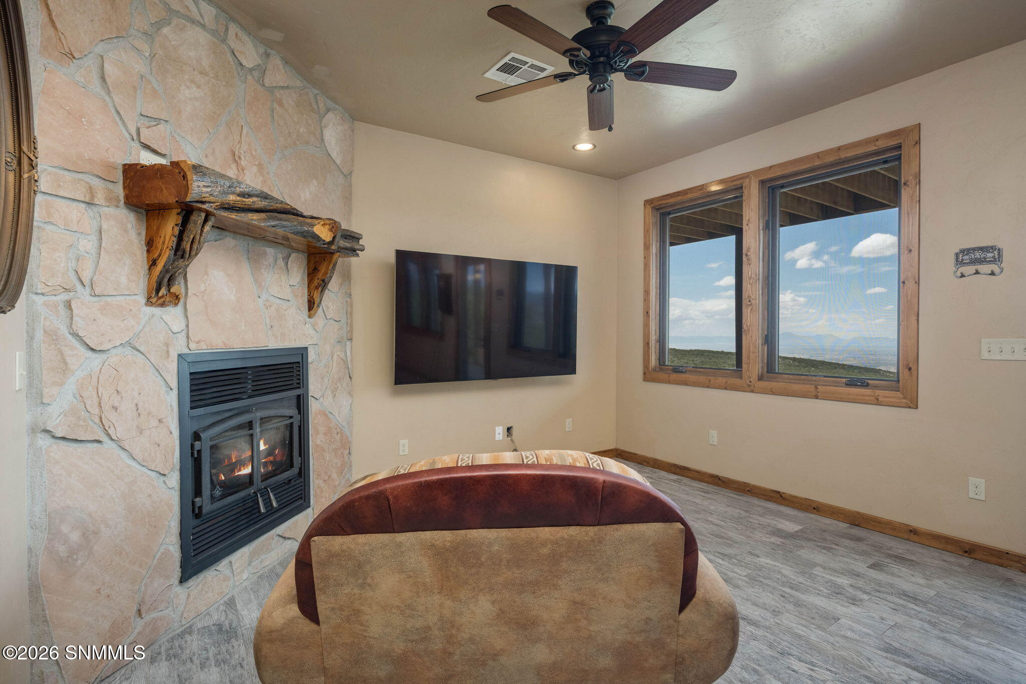37-web-or-mls-Snappin Homes (Westside157
