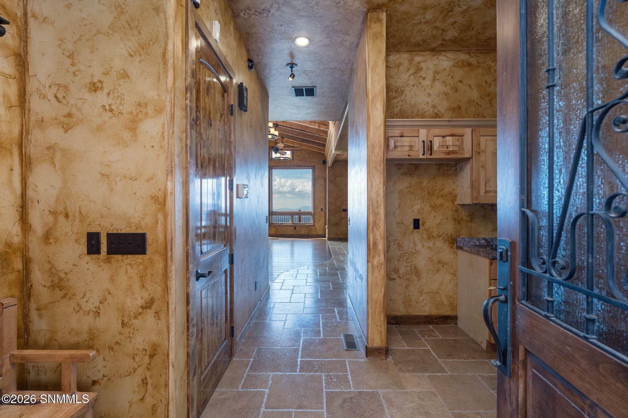 5-web-or-mls-Snappin Homes (Westside157)