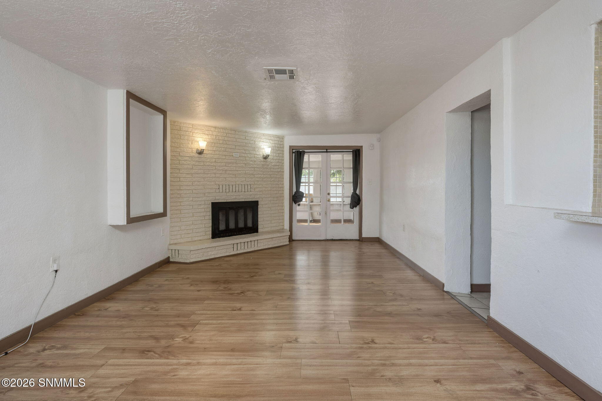 12-web-or-mls-Snappin Homes (Lujan520)-1
