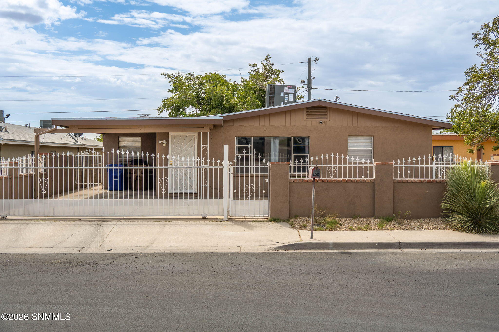 1-web-or-mls-Snappin Homes (Lujan520)-1