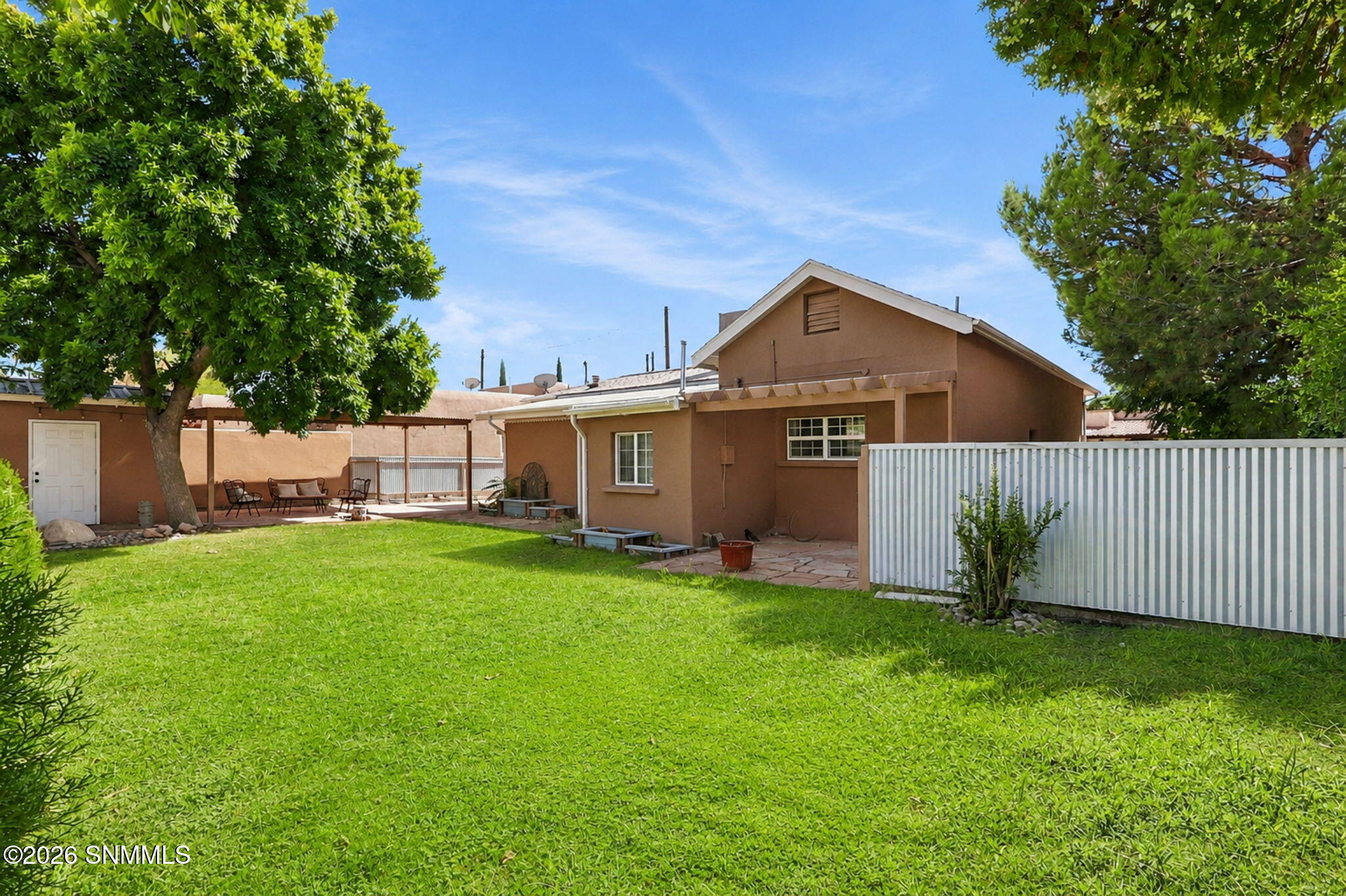 11-web-or-mls-Exterior11