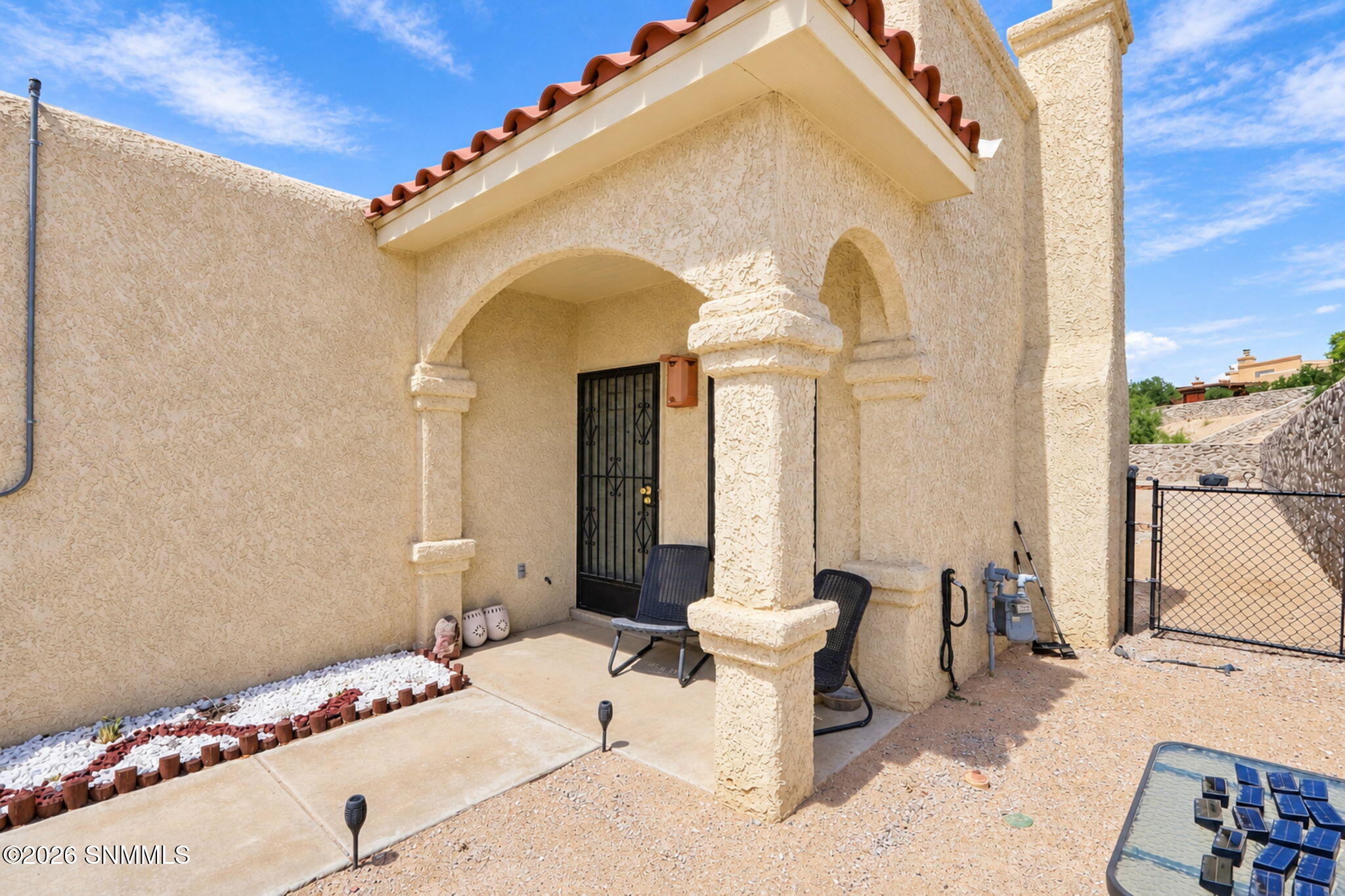 9-web-or-mls-Exterior9