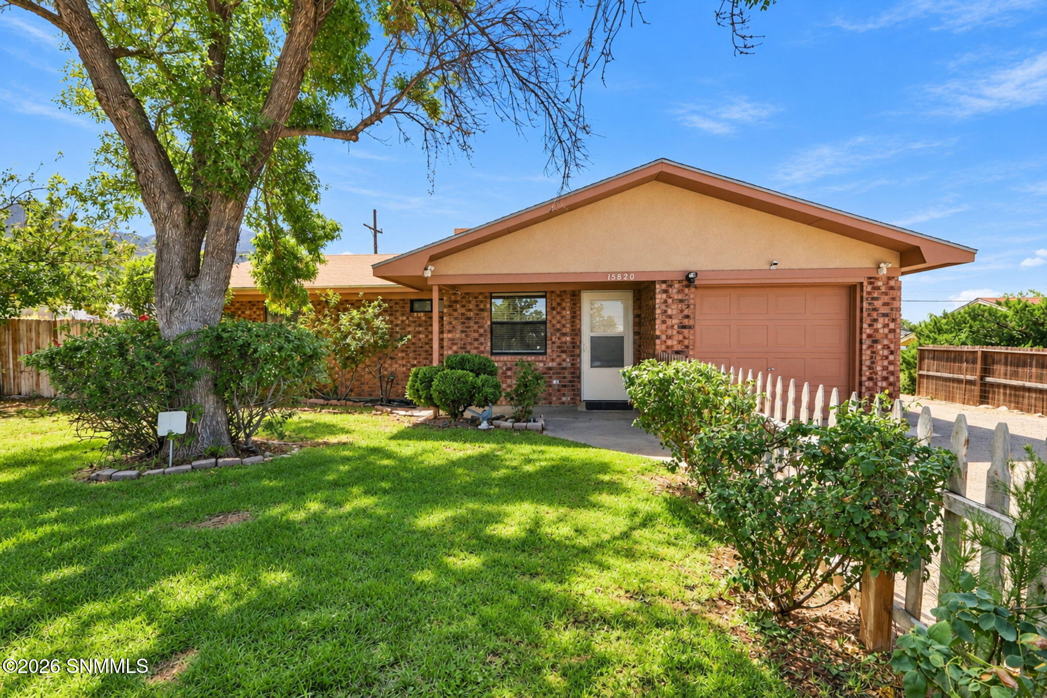 11-web-or-mls-Exterior11