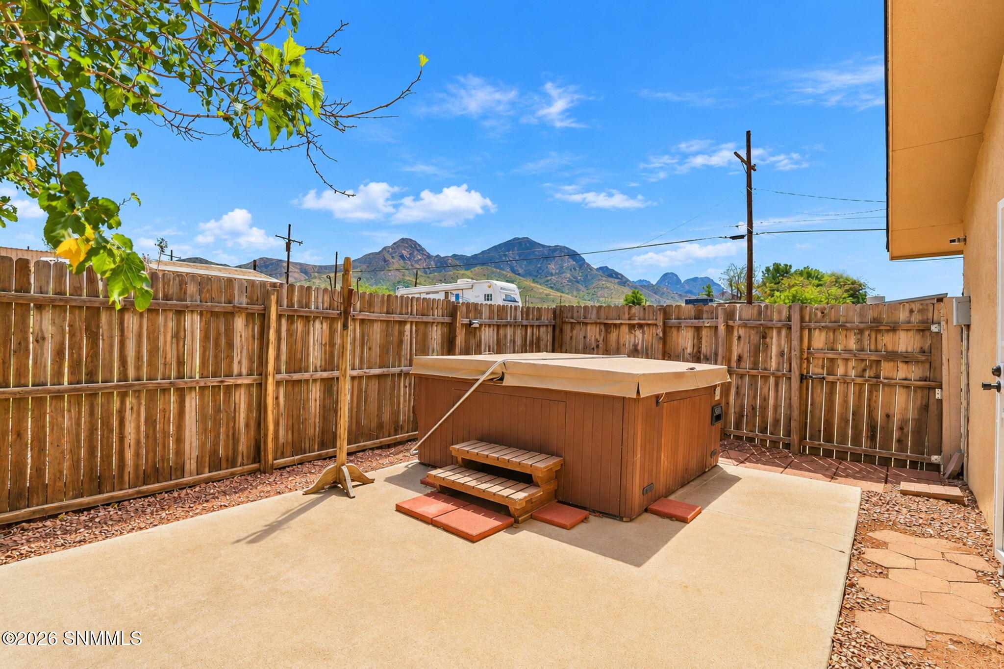 5-web-or-mls-Exterior5